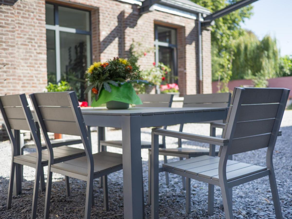 Au Jardin Des Vennes Bed & Breakfast Liege Exterior photo